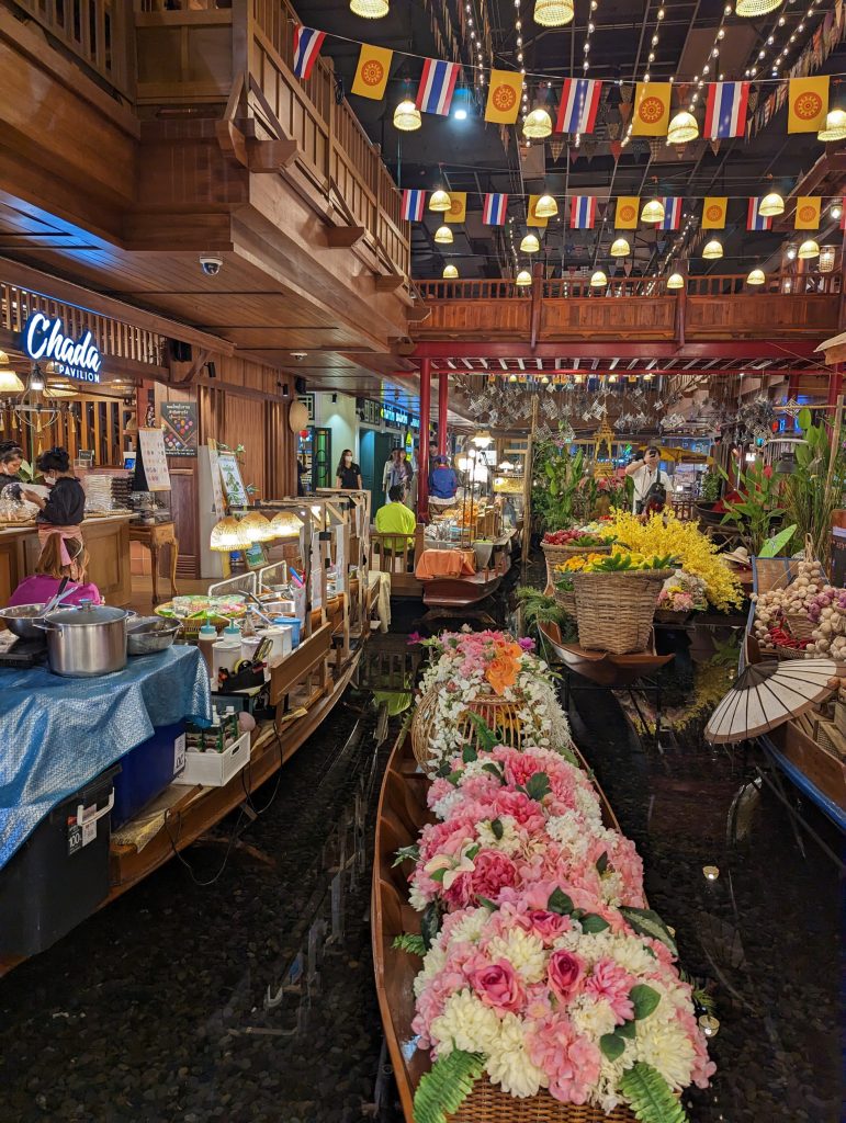De "Drijvende Markt' in het ICONSIAM - Bangkok De "Drijvende Markt' in het ICONSIAM - Bangkok