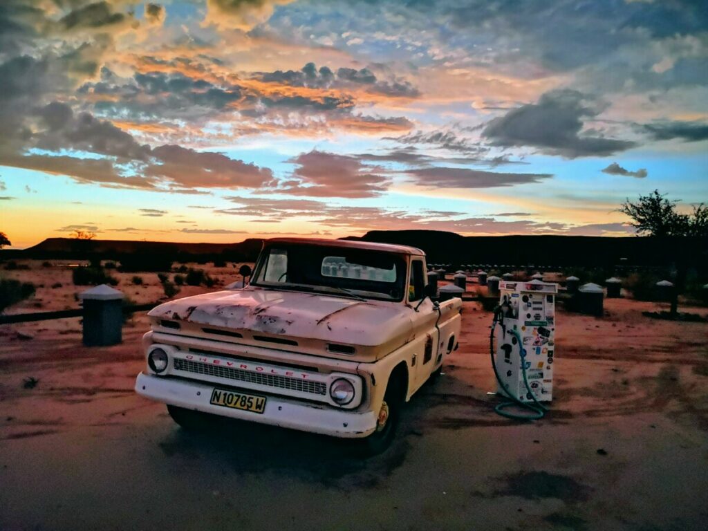 Fish River Canyon Amerikaanse auto's Bezoek Fish River Canyon vanuit Canyon Roadhouse - Namibië