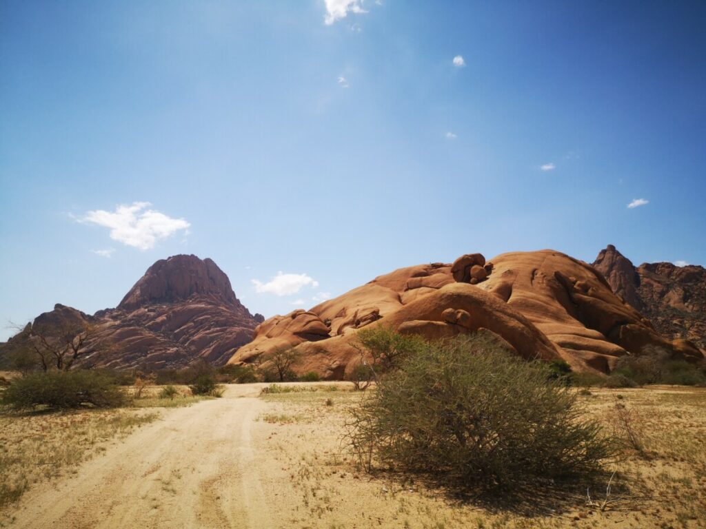 Rondrijden tijdens jou bezoek aan Spitzkoppe Rondrijden tijdens jou bezoek aan Spitzkoppe