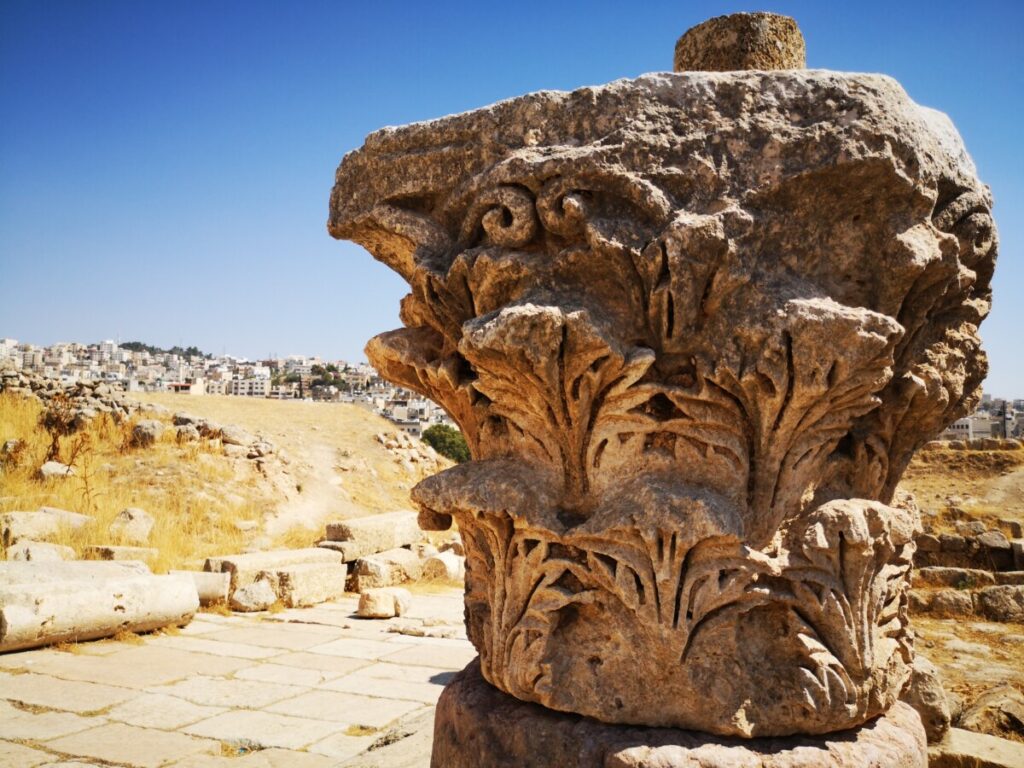 Hoofdstraat in de ruïnes van Jerash - Cardo Hoofdstraat in de ruïnes van Jerash - Cardo
