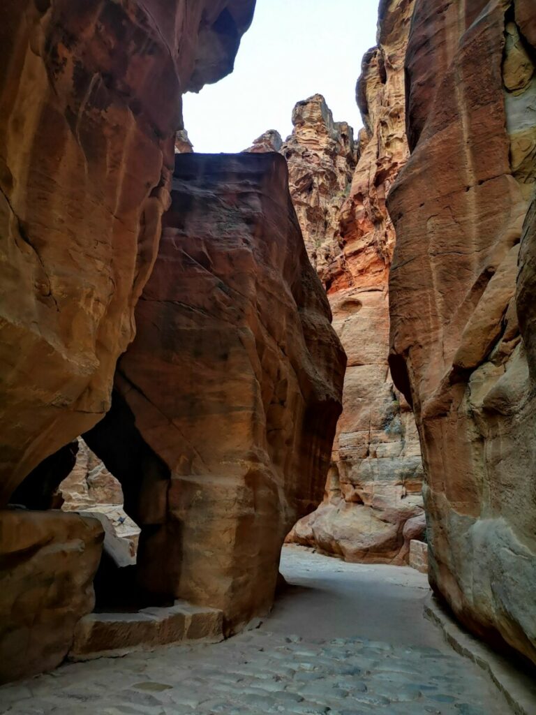 1.5 km Sig naar Petra - Jordanië 1.5 km Sig naar Petra - Jordanië