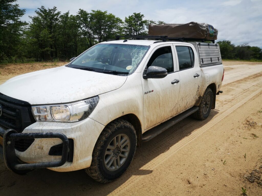 En een vieze auto - Moremi NP Botswana