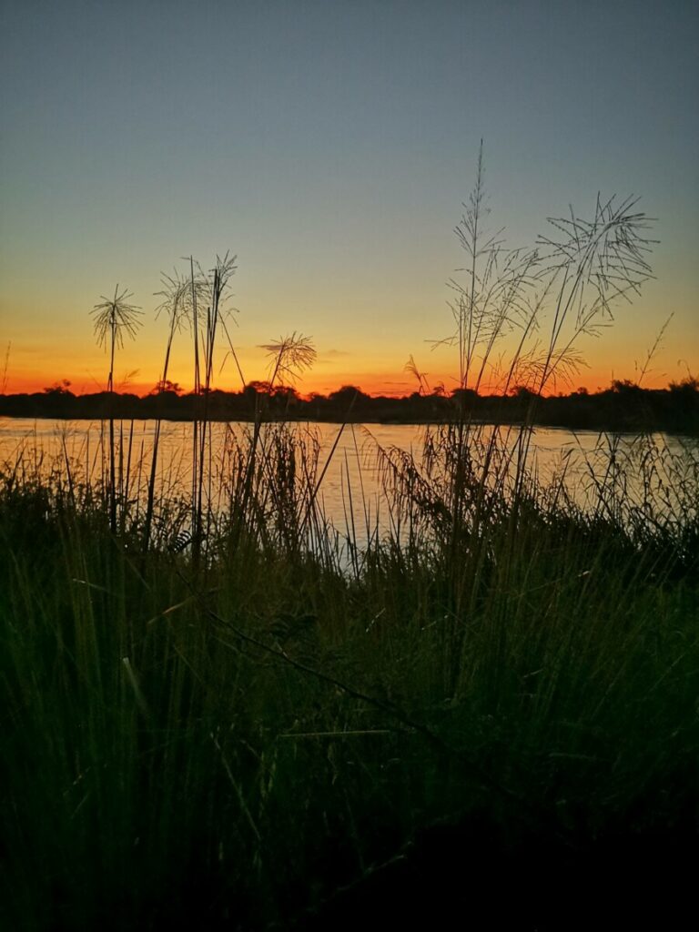 Wat te doen in Divundu - Nunda Campsite - Zonsondergang Wat te doen in Divundu - Nunda Campsite - Zonsondergang