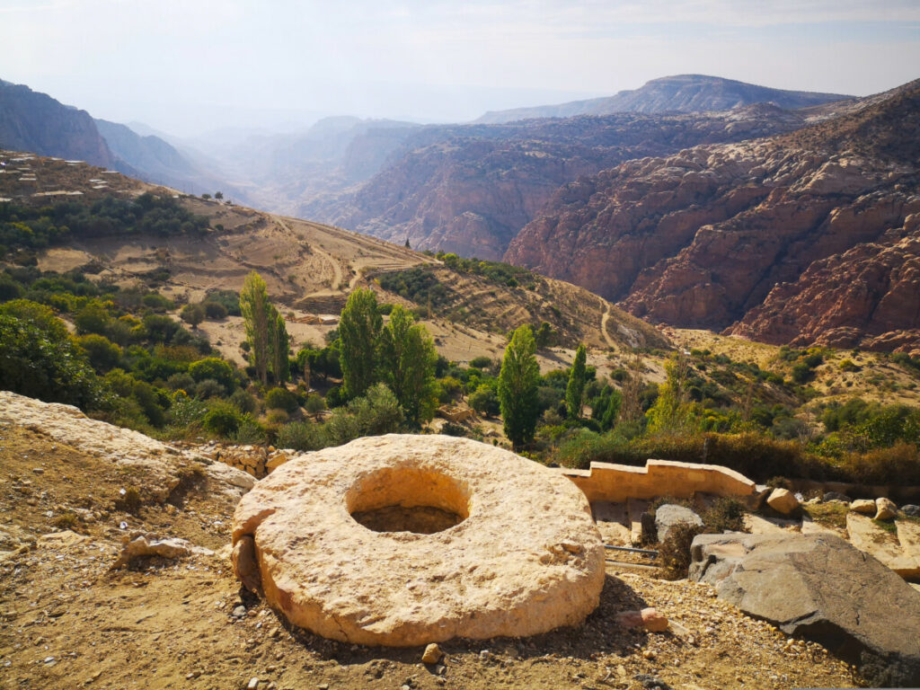 Wandelen rondom het dorp Dana - Jordanië Wandelen rondom het dorp Dana - Jordanië