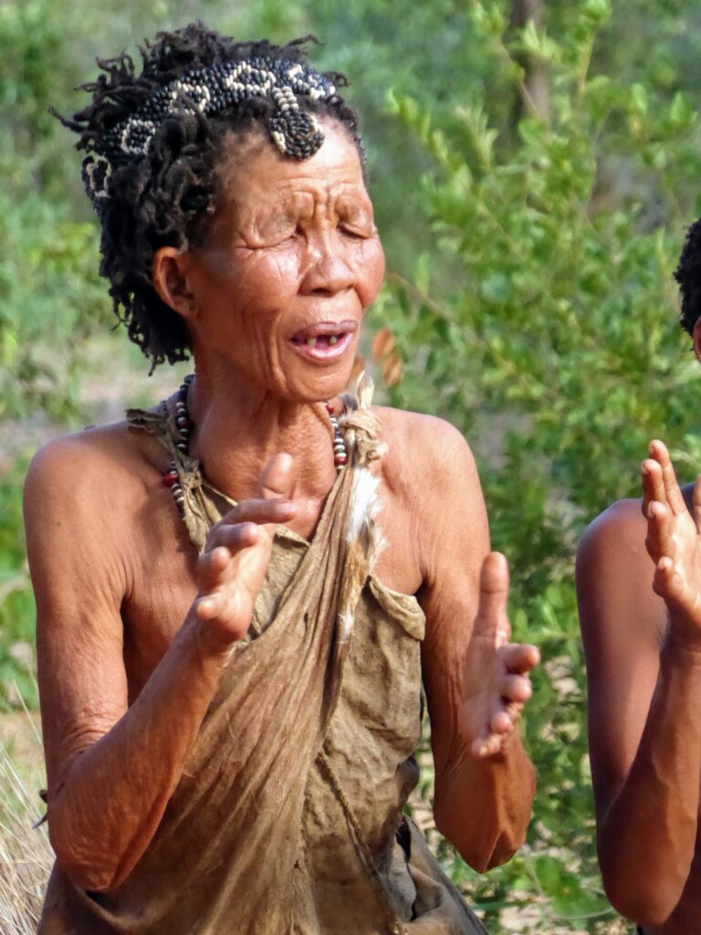 Portret San vrouw - Ju/Hoansi San Stam - Namibie