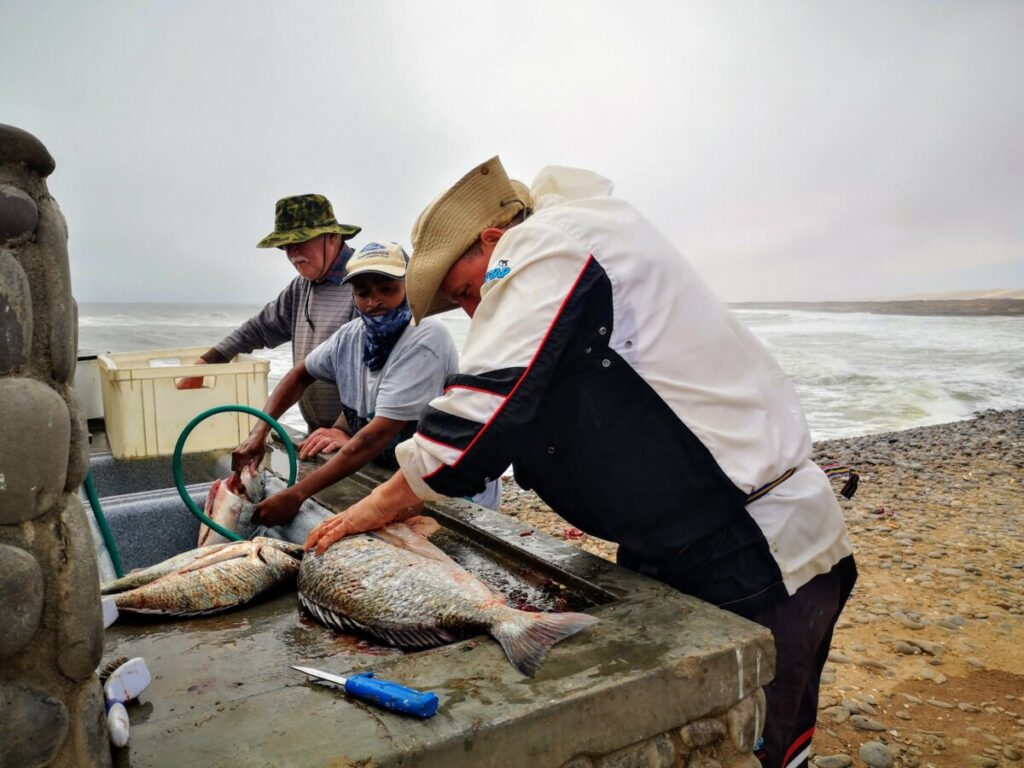 Vissers aan de Skeleton Coast - Namibië Vissers aan de Skeleton Coast - Namibië