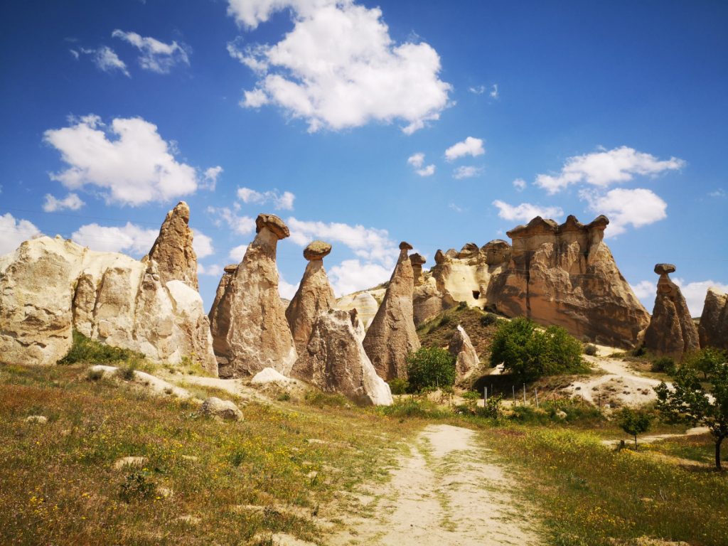 Fairy Chimneys - Wandelen in Cappadocië, Göreme - Turkije Fairy Chimneys - Wandelen in Cappadocië, Göreme - Turkije