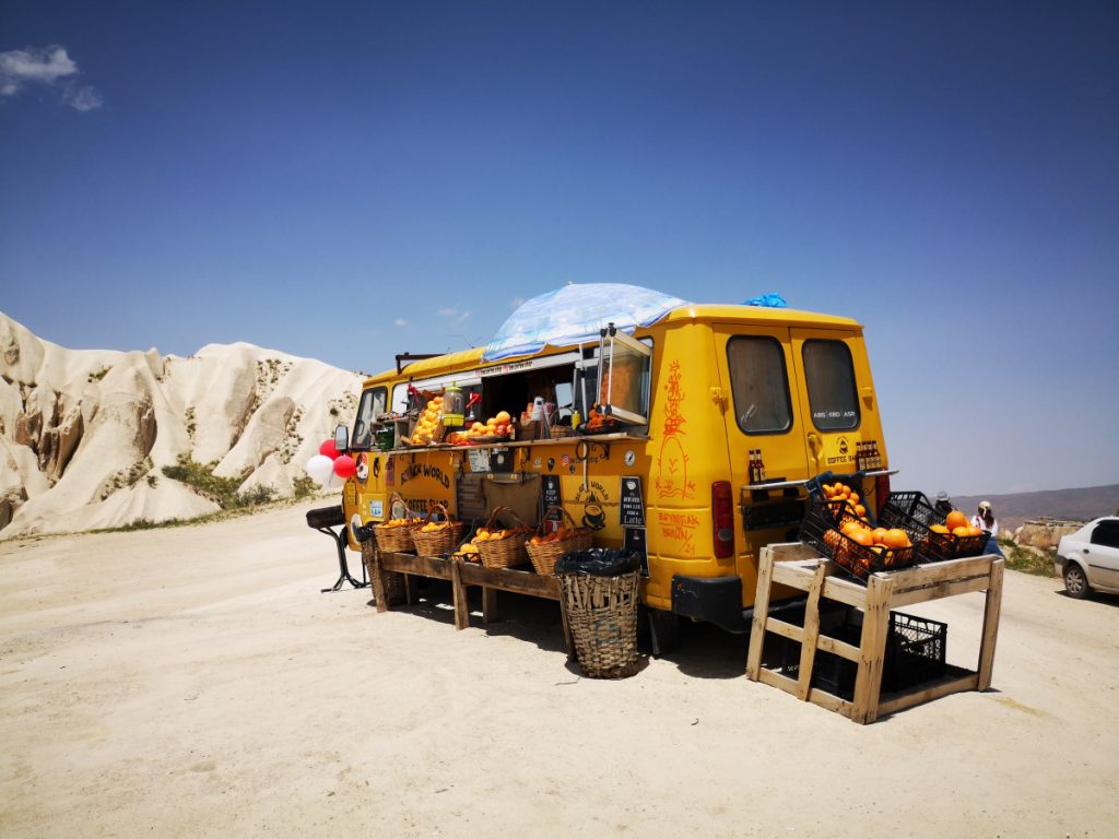 Even een sinaasappelsapje scoren - Cappadocië - Turkije Even een sinaasappelsapje scoren - Cappadocië - Turkije