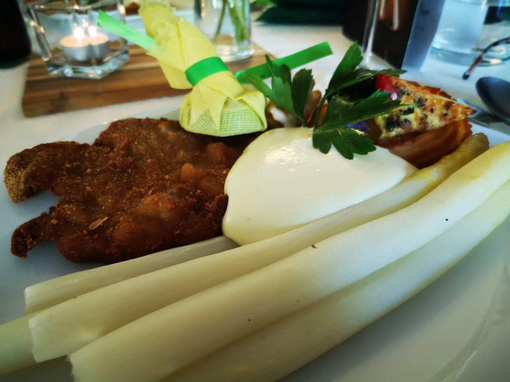 Spargel bij Die Sperre net buiten Winterberg