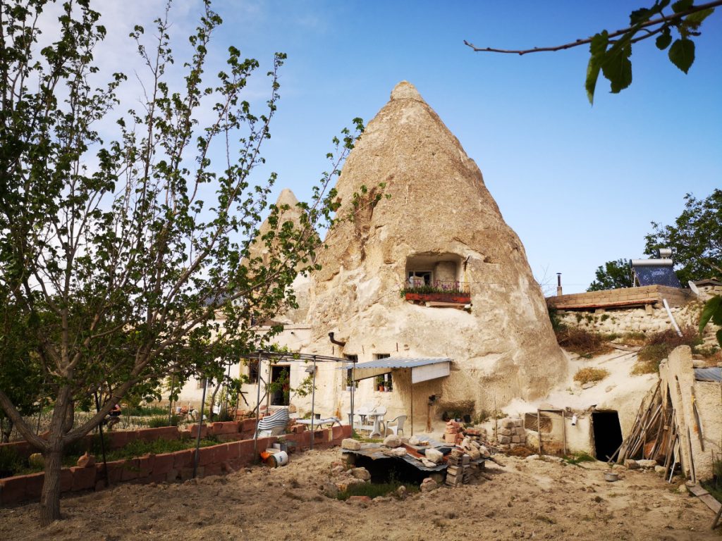 Grotwoning aan de grote weg binnenkomst Göreme Grotwoning aan de grote weg binnenkomst Göreme