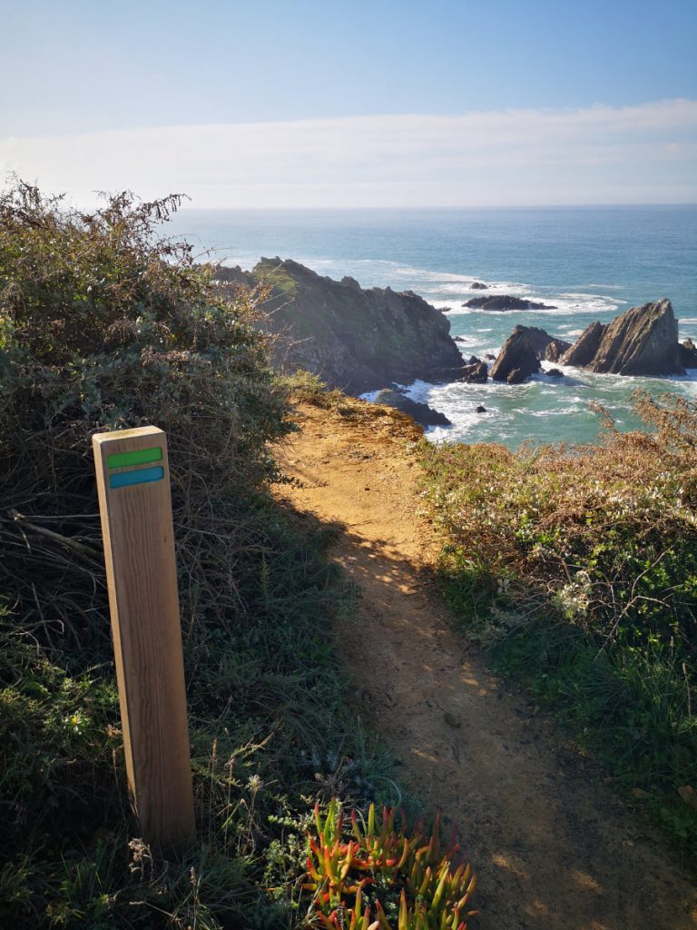 Etappe 5 - Ambujeira do Mar naar Odeceixe - 18,5 km - Wandelen langs de Atlantische Oceaan Etappe 5 - Ambujeira do Mar naar Odeceixe - 18,5 km - Wandelen langs de Atlantische Oceaan