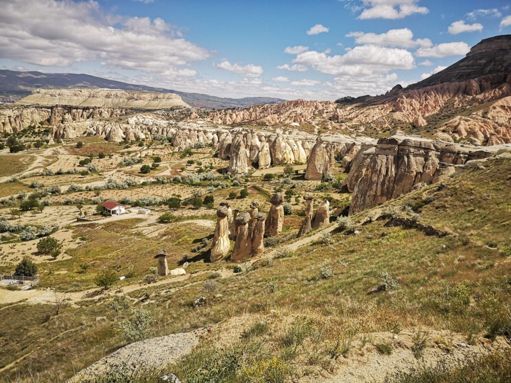Alleen wandelen en navigeren in Cappadocië, Turkije Alleen wandelen en navigeren in Cappadocië, Turkije