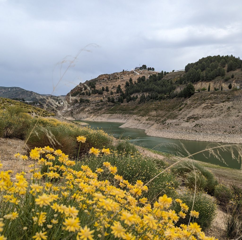 Wandelen langs het Stuwmeer van Iznajar - Andalusië Wandelen langs het Stuwmeer van Iznajar - Andalusië