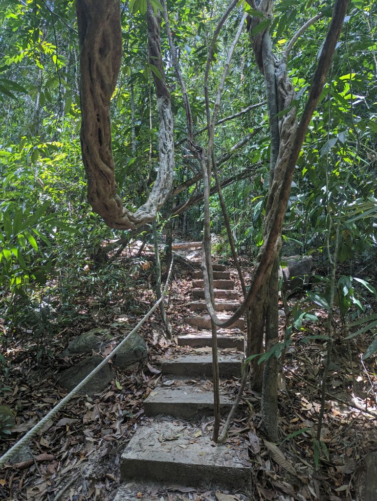 Zinvol Reizen op Gunung Machinchang Langkawi - 2x Geweldig Uitzicht - Hiken op Machinchang Trail of de kabelbaan naar Skybrigde Langkawi Zinvol Reizen op Gunung Machinchang Langkawi - 2x Geweldig Uitzicht - Hiken op Machinchang Trail of de kabelbaan naar Skybrigde Langkawi
