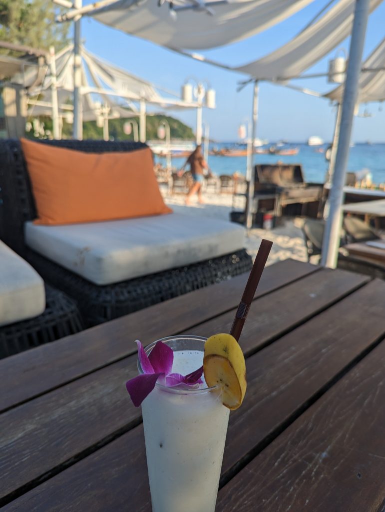 Milkshake bij Akira Resort - Koh Lipe, Thailand Milkshake bij Akira Resort - Koh Lipe, Thailand