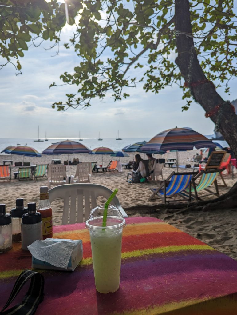 Relaxen op Charlie Beach - Koh Mook, Thailand