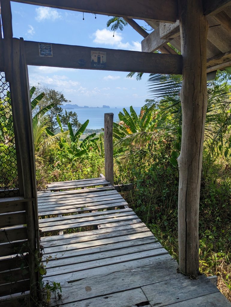 Andere uitzicht bij jungle viewpoint op Koh Mook