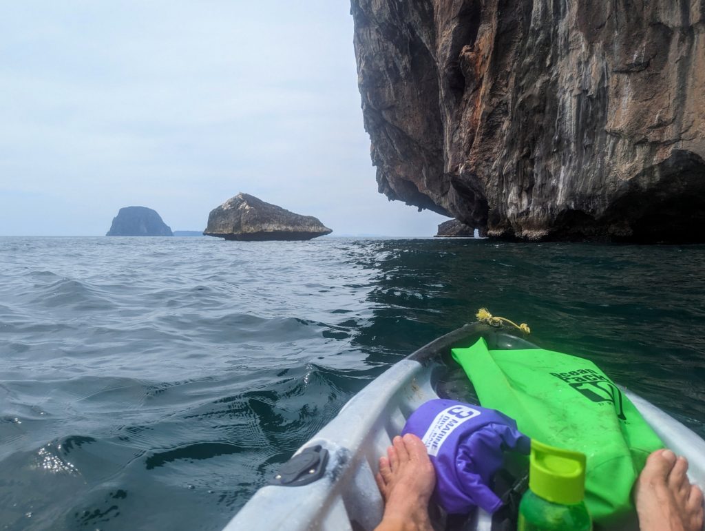 Kayakken nabij Koh Mook, Thailand