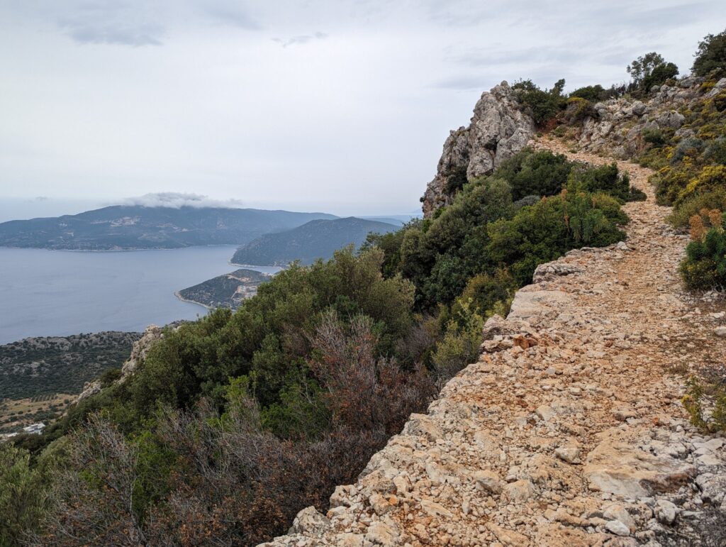 Mooie paden en brede vergezichten op de Lycian Way in Turkije Mooie paden en brede vergezichten op de Lycian Way in Turkije
