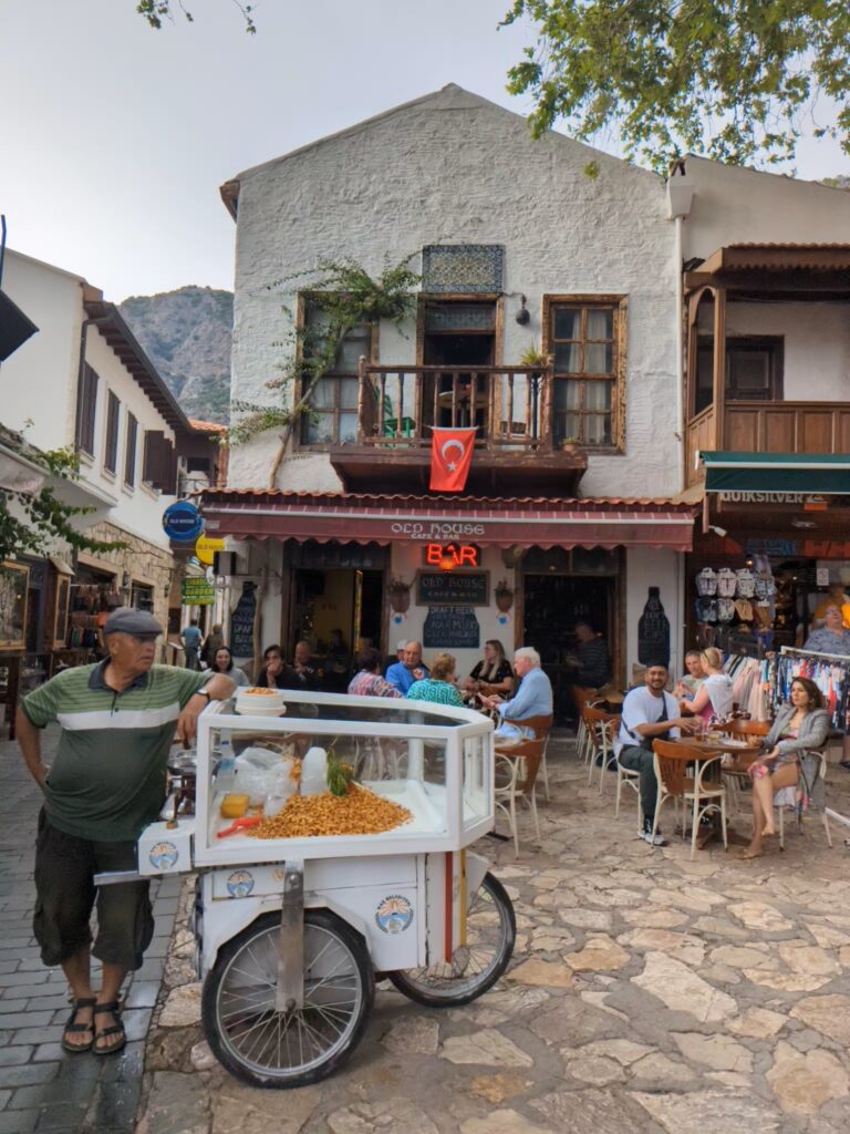 Winkelstraat in Kas, Turkije Winkelstraat in Kas, Turkije
