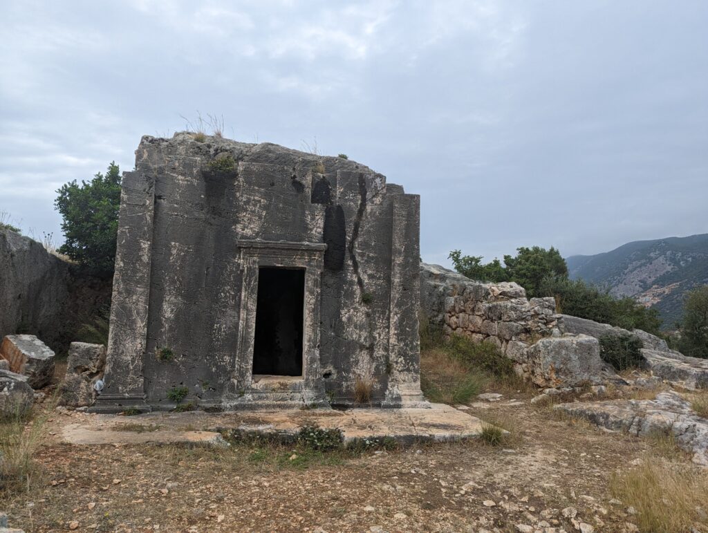 Akdam Doric Tombs - Kaş wandeling Akdam Doric Tombs - Kaş wandeling