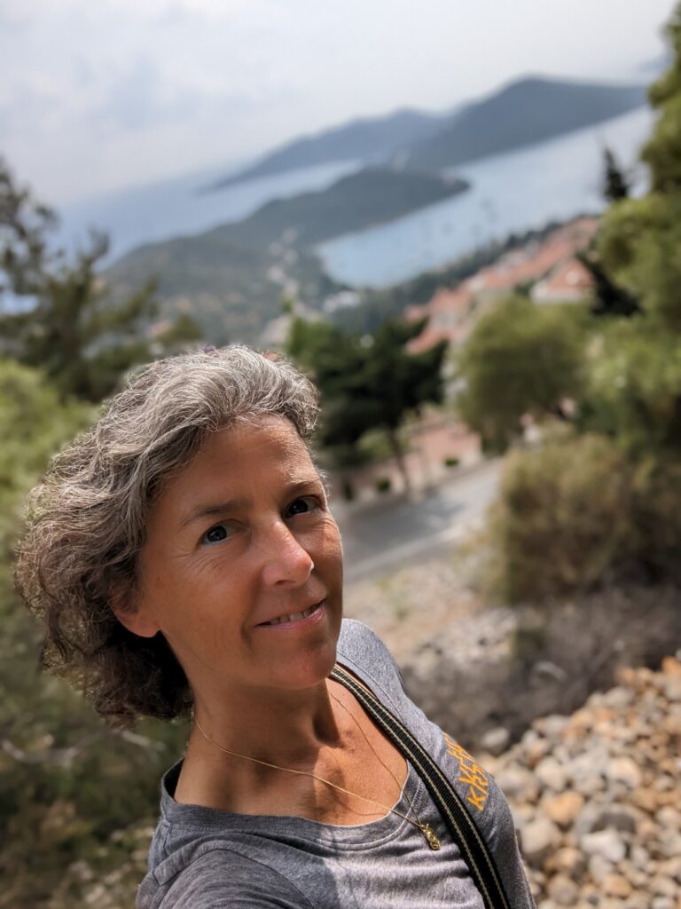 Stukje op de Lycian Way naar de Sleeping Giant - Wandelen in Kaş aan de Lycische Kust - TUrkije Stukje op de Lycian Way naar de Sleeping Giant - Wandelen in Kaş aan de Lycische Kust - TUrkije