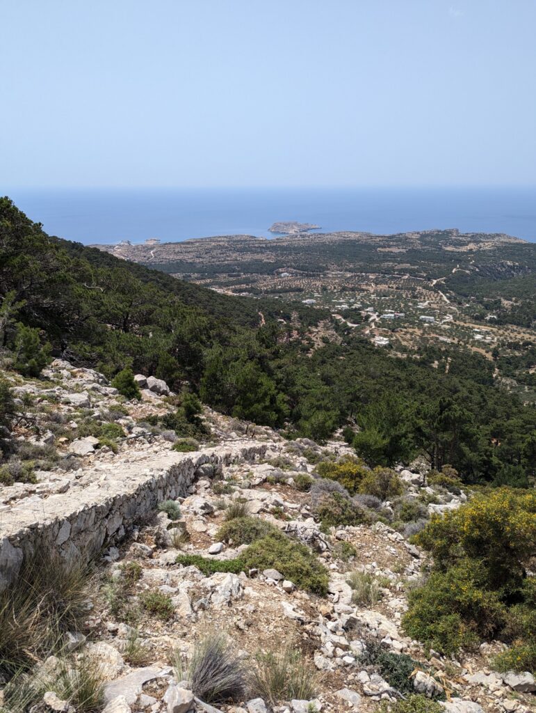 Avontuurlijk wandelen op Karpathos - Griekenland - Dag 3 Stroumboulas naar Lefkos Beach