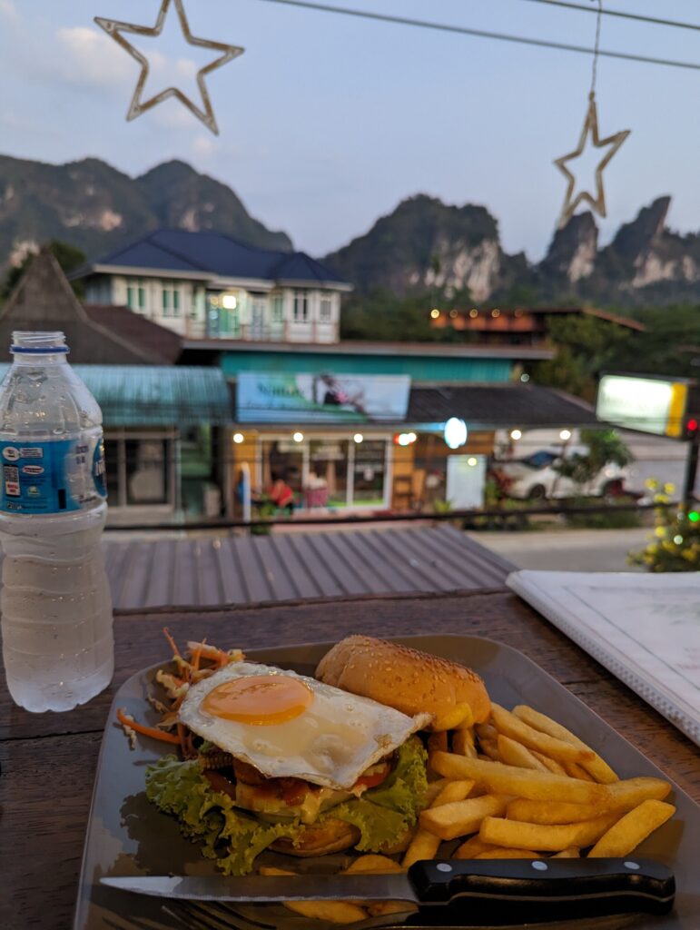 Eerste avond eten bij de Bamboo Bistro Bar - Khao Sok NP Eerste avond eten bij de Bamboo Bistro Bar - Khao Sok NP