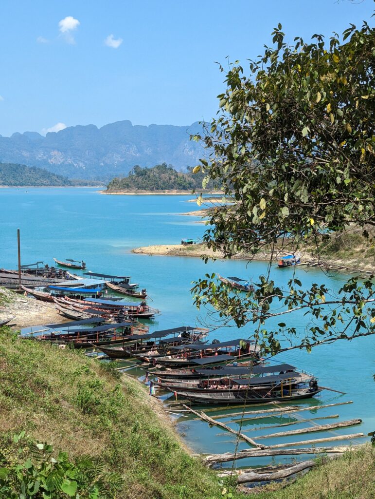 Cheow Lan Lake - 2 dgn trip Khao Sok National Park Cheow Lan Lake - 2 dgn trip Khao Sok National Park