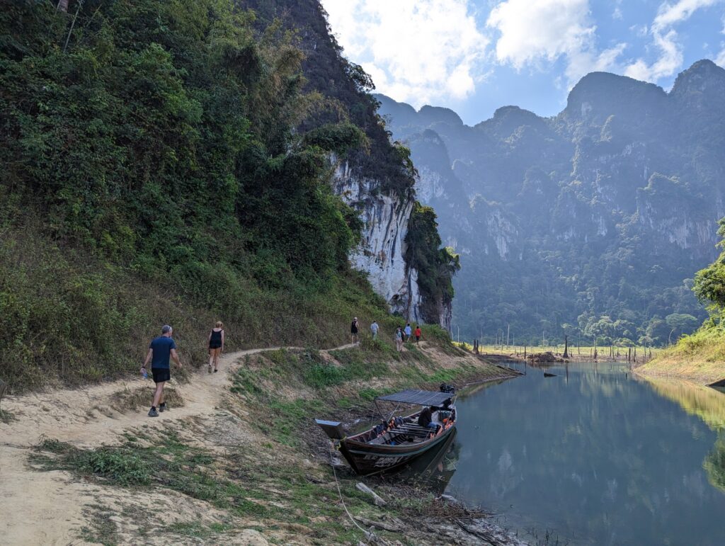 Pra Kay Petch Cave - Khao Sok National Park, Thailand