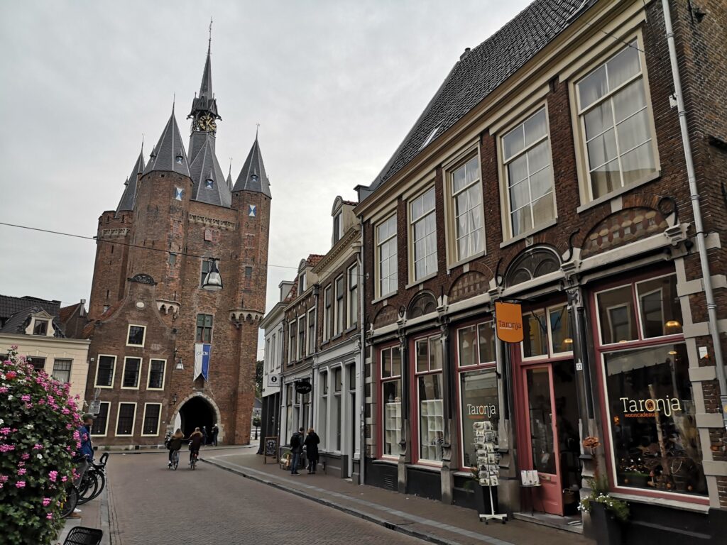 De Sassenpoort in Hanzestad Zwolle - Overijssel De Sassenpoort in Hanzestad Zwolle - Overijssel