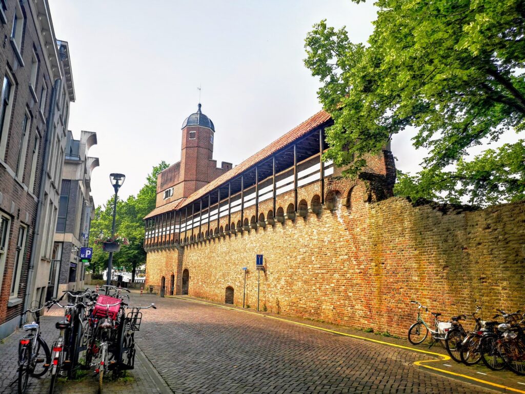 Oude Stadsmuur in Hanzestad Zwolle - Wat te doen in Zwolle Oude Stadsmuur in Hanzestad Zwolle - Wat te doen in Zwolle