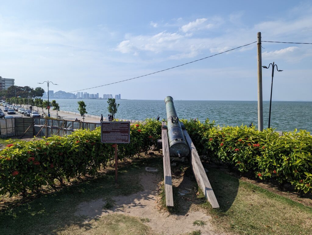 Fort Cornwallis in Penang - Kanon gericht op de zee - Wat te doen in Penang Fort Cornwallis in Penang - Kanon gericht op de zee - Wat te doen in Penang