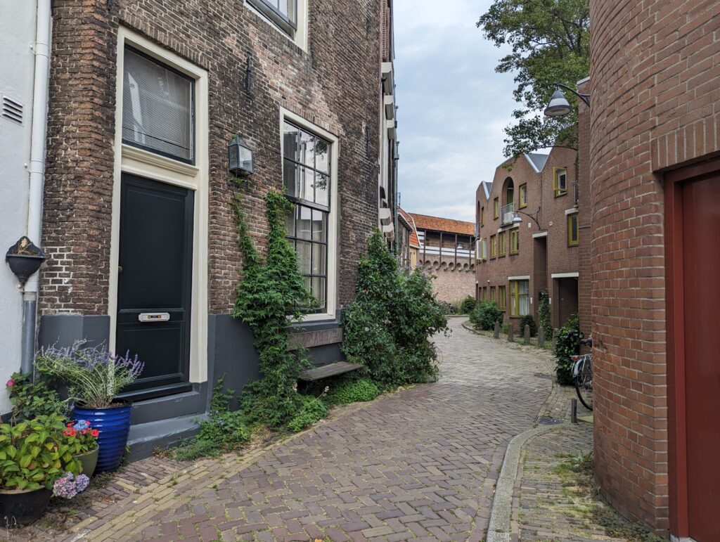 Waterstraat - Stadswandeling Hanzestad Zwolle - Overijssel Waterstraat - Stadswandeling Hanzestad Zwolle - Overijssel