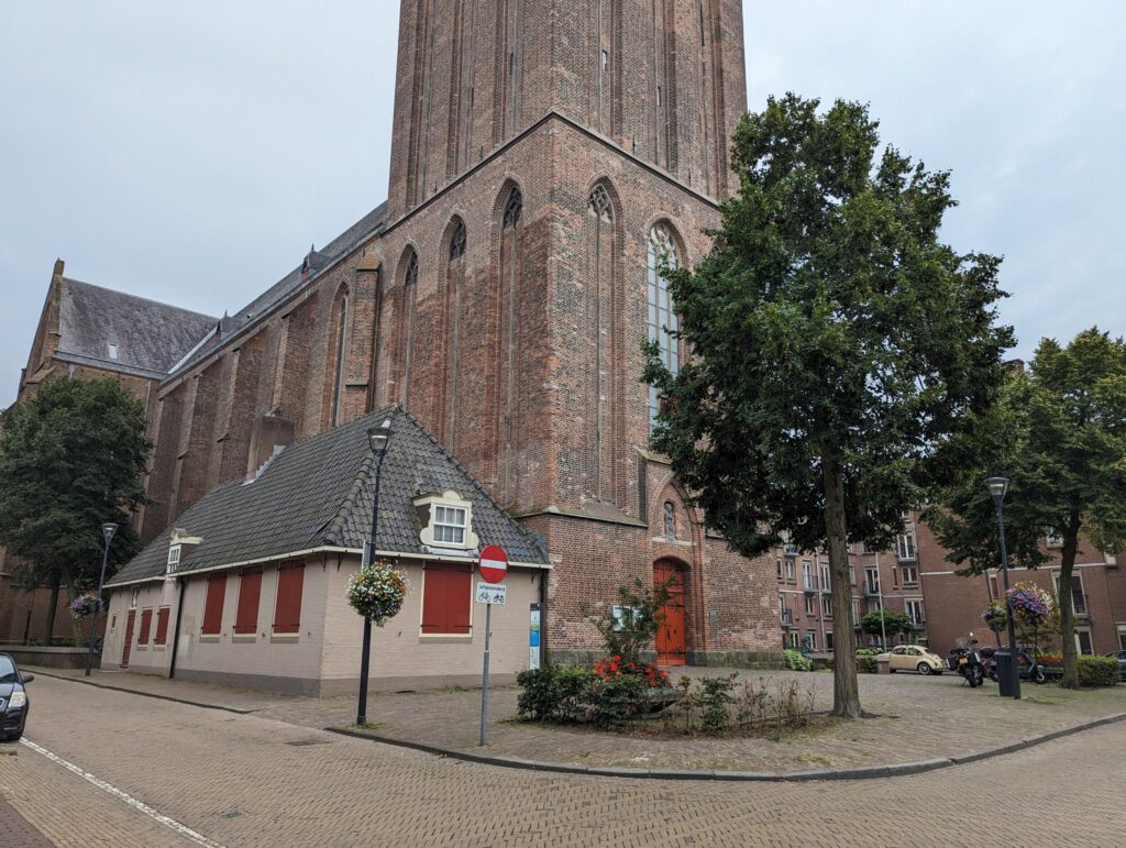 Basiliek met de Onze Lieve Vrouwentoren - Peperbus, Zwolle Basiliek met de Onze Lieve Vrouwentoren - Peperbus, Zwolle