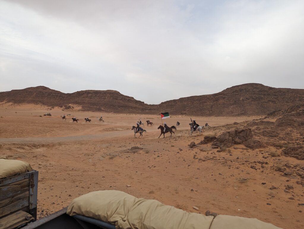 Het gevecht breekt los - Wadi Rum, Jordanië Het gevecht breekt los - Wadi Rum, Jordanië