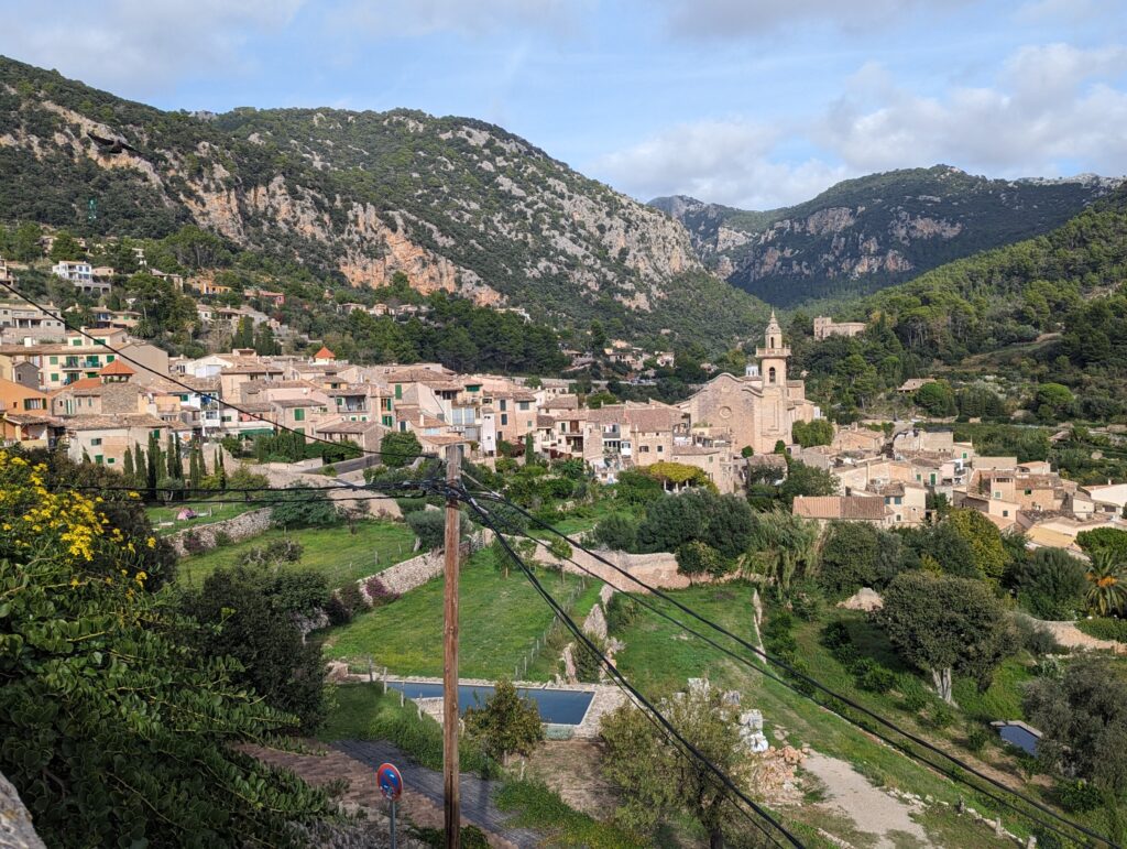 Uitzicht over Valdemossa - Mallorca Uitzicht over Valdemossa - Mallorca
