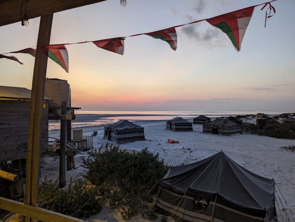 Bar Alhikman zonsondergang - Oman