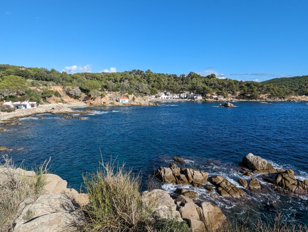 Cala s'Alguer - Hiken in Spanje, wandelen langs de Costa Brava kust - Etappe Palamos naar Begur - GR92 Cala s'Alguer - Hiken in Spanje - Etappe Palamos naar Begur - GR92