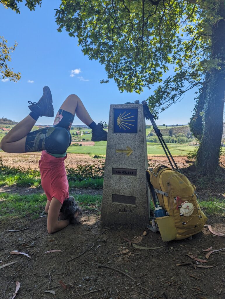 Yoga tijdens het wandelen naar Santiago de Compostela - Spanje Yoga tijdens het wandelen naar Santiago de Compostela - Spanje
