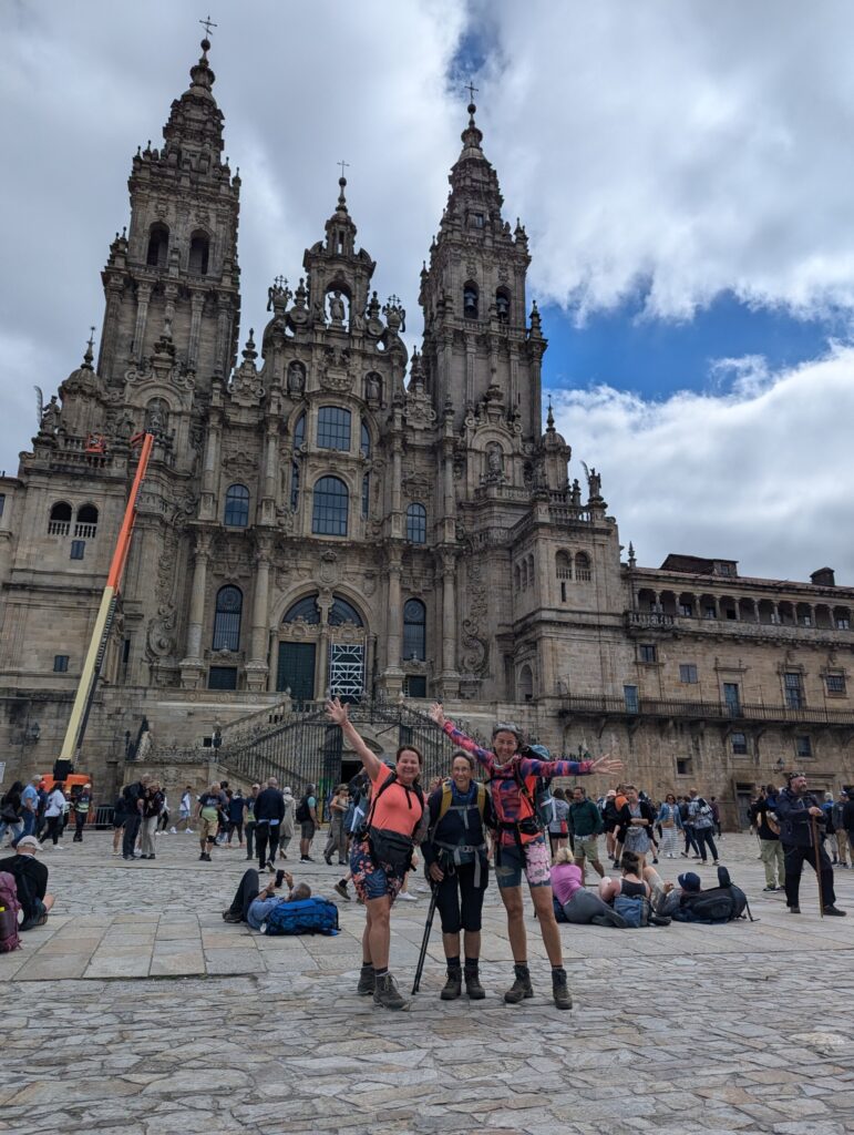 Dag 8 - O Pedrouzo naar Santiago de Compostela 20 km Santiago de Compostela, we made it! - Zinvol Reizen Pelgrimsreis