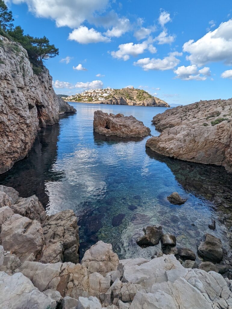Torroela de Montgri naar L'escala - 20 km - Wandelen op de GR92 Camino de Ronda Torroela de Montgri naar L'escala - 20 km - Wandelen op de GR92 Camino de Ronda