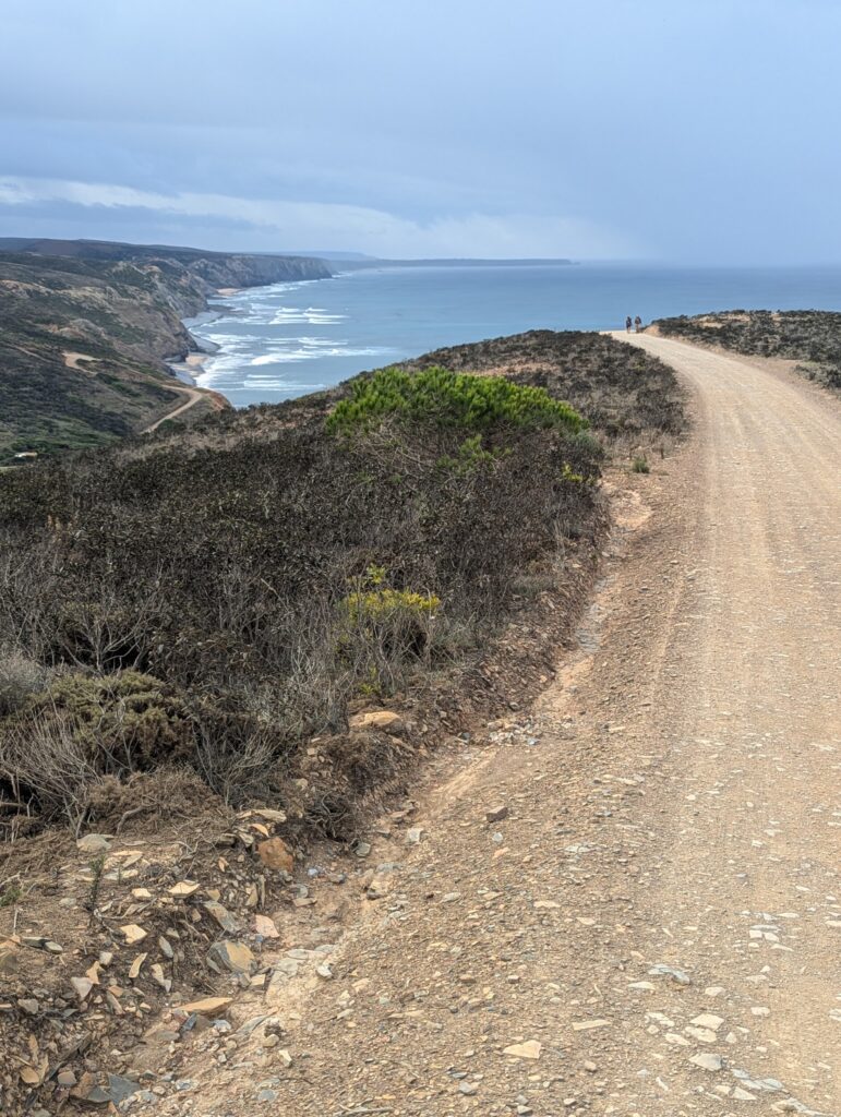 Wandelreis in Portugal - Zinvol Reizen - Reflecteren op je leven op de Rota Vicentina - Lange zandwegen langs de Portugese kust Wandelreis in Portugal - Zinvol Reizen - Reflecteren op je leven op de Rota Vicentina - Lange zandwegen langs de Portugese kust
