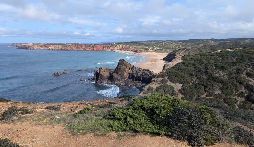 Wandelreis in Portugal - Zinvol Reizen - Reflecteren op je leven op de Rota Vicentina - Lange zandwegen langs de Portugese kust Wandelreis in Portugal - Zinvol Reizen - Reflecteren op je leven op de Rota Vicentina - Lange zandwegen langs de Portugese kust